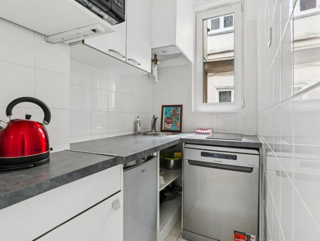 Jules Joffrin / rue Mont Cenisghbours, Paris Amsterdam Apartments for Rent