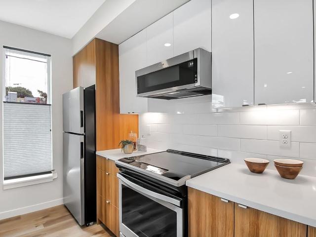 Julian Apartments 2 Bedroom Apartment for Rent at 5681 Ne Glisan St, Portland, OR 97213 North Tabor