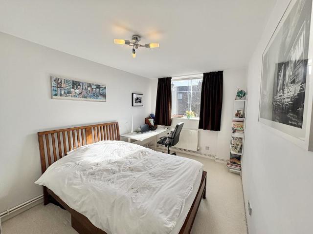 Julian Road, Bristol, BS9 3 bed flat to rent £1,900 pcm £438 pw