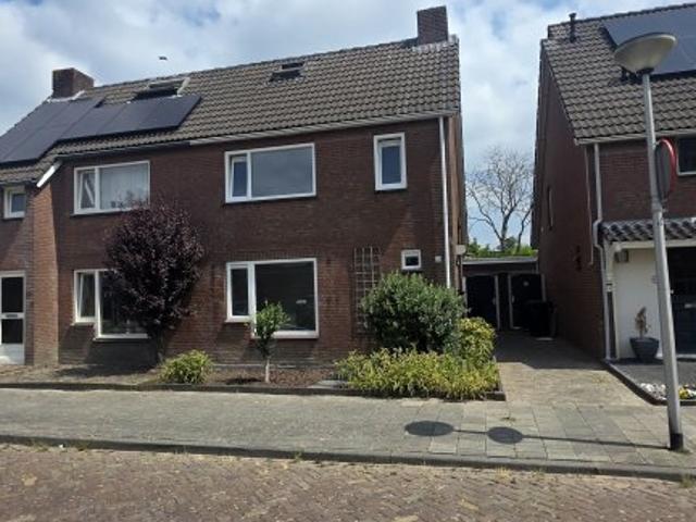 Julianalaan, Etten Leur
