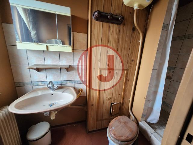 JULIEN IMMO INVESTISSEMENT IDÉAL — Appartement F1 16m2 face gare, vue panoramique, gros potentiel