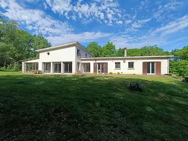 Julienne 16200 Achat / Vente maison 9 pièces t9 au dernier étage