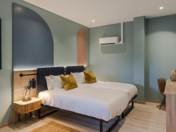 Juliette Balcony Twins at. Serviced apartment to rent £2,300 pcm £531 pw