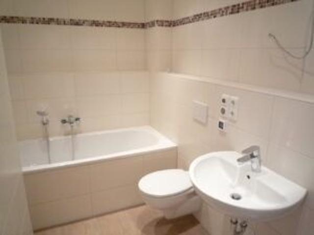 Julius Fucik Str. 24, Wohnung 6 ~~~ Dachgeschoss, Balkon, Badezimmer mit Wanne und Dusche, Gäste WC, Abstellfläche im Spitzboden