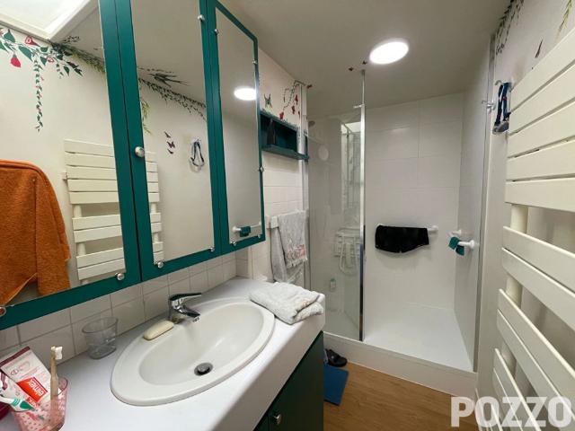 JULLOUVILLE: SEPTEMBRE A JUIN appartement F3 71 m² à louer