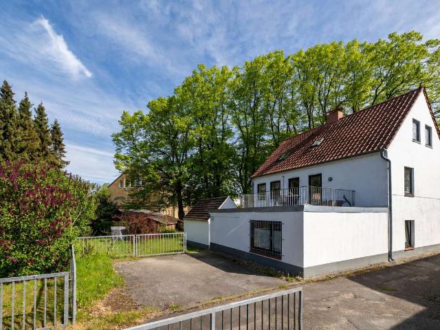Jürgensby: vielseitiges Einfamilienhaus bei Bedarf mit Einliegerwohnung