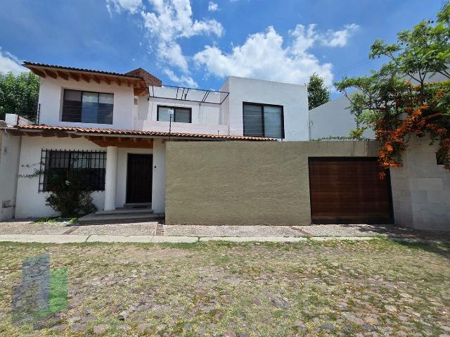 RENTA | Jurica Pinar, Casa con opción a 4a habitación