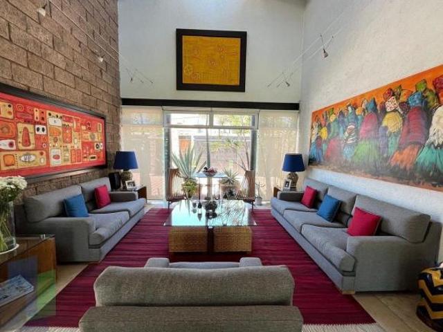 Jurica casa en venta con recámaras en planta baja y amplio jardín