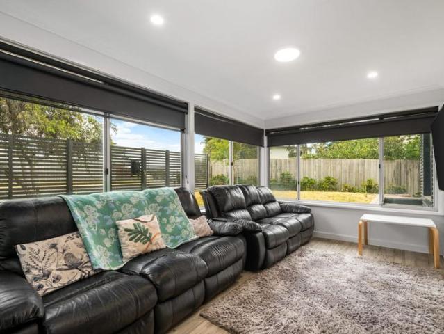 Just minutes from the beach with water included!