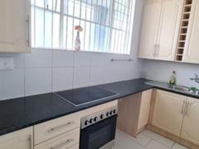 just move in! fully renovated apar.