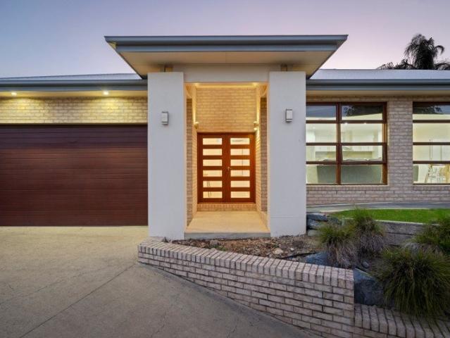 CORPORATE READY: FULLY FURNISHED LUXURY WITH VIEWS ACROSS ALBURY 10 MIN WALK TO ALBURY CBD