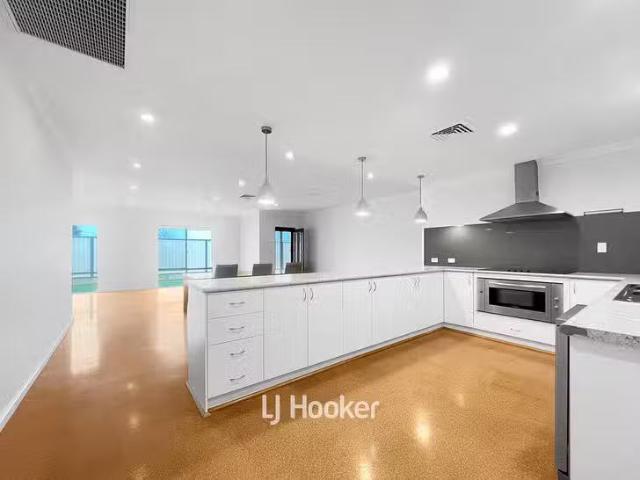Just in! B/8 Medic Street, Collie, WA 6225