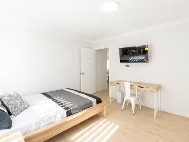 Cheap ROOM 2 Scholar Close, Marangaroo, WA 6064