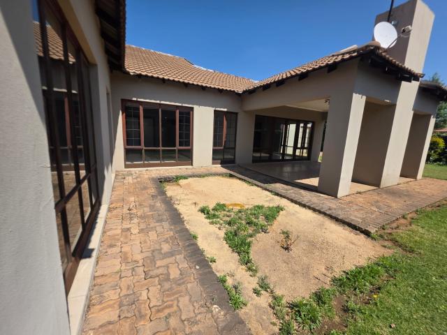 JUST IN — SE8 RENTAL!