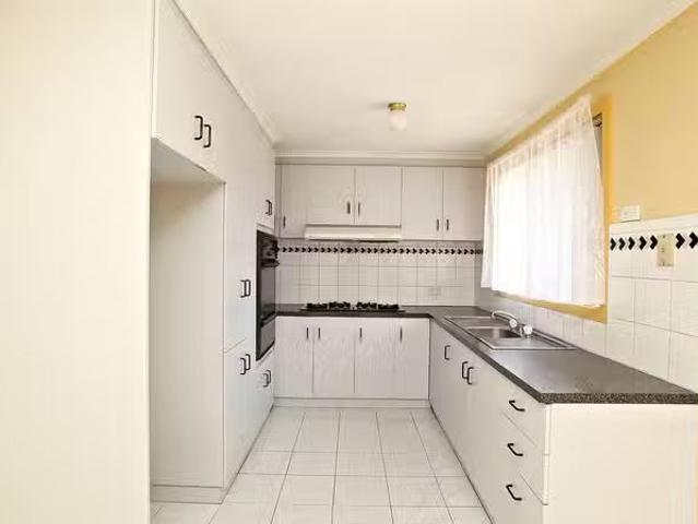 Nice Unit 1/24 Leila St, Deer Park VIC 3023