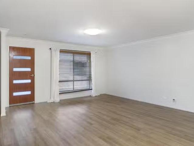 Nice UNIT 2/20 Hendra Court, Kleinton, QLD 4352