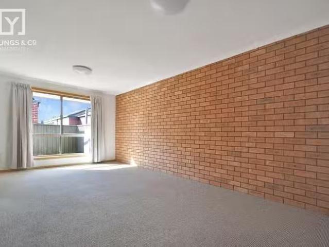 Rental! UNIT 2/21 Barker Avenue, Shepparton, VIC 3630