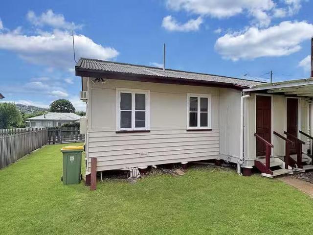Rental! UNIT 2/21 West Street, Newtown, QLD 4350