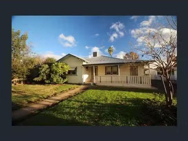 Unique 143 Bloomfield St, Gunnedah House for rent Listed by P.