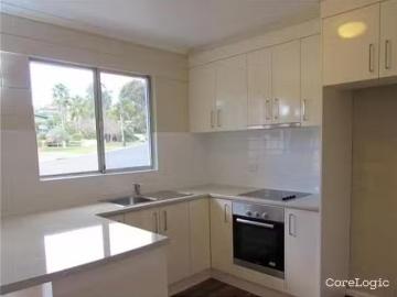Nice 1/42 Edward Road, Batehaven, NSW 2536