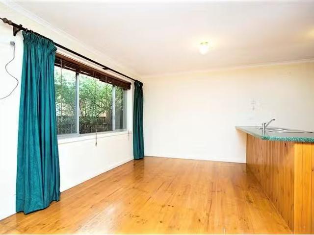 Unique 142A Kitchener Street, Garran Townhouse for rent Liste.
