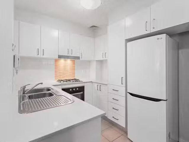 Cheap 14/4 Darcy Road, Westmead, NSW 2145