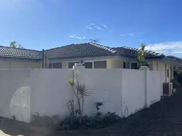 Just in! 1/44 Point Walter Road, Bicton, WA 6157