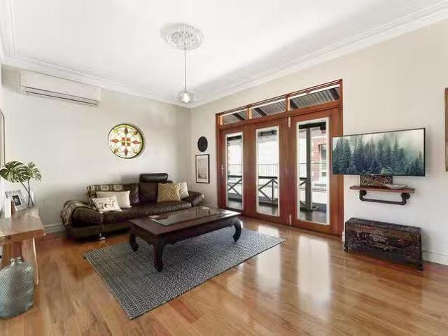 Rental! 145A Hampton Road, South Fremantle, WA 6162