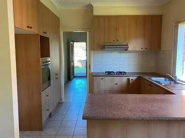 Cheap 1/46 Patrick Street, Oakleigh East, VIC 3166