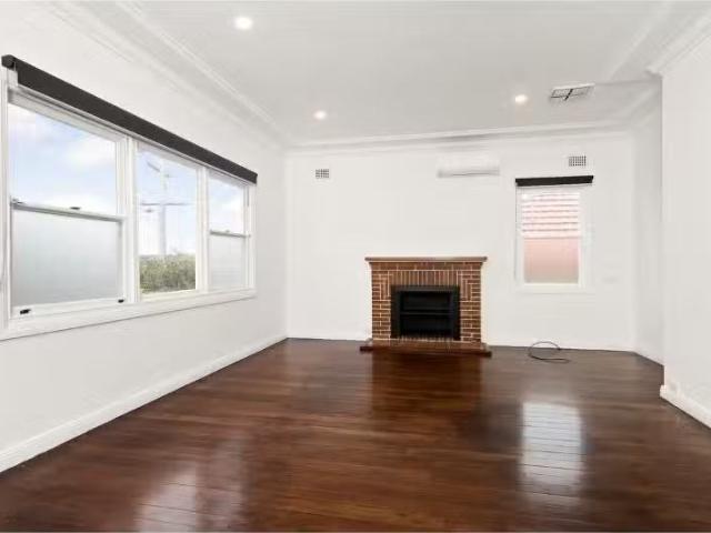 New 148 Myall Road, Cardiff House for rent Listed by Presence.
