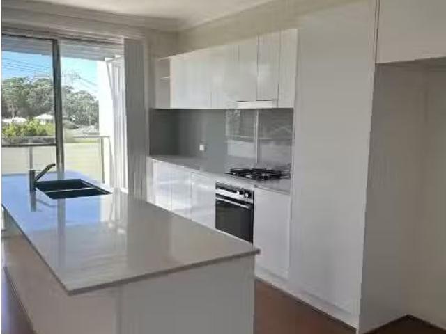 Unique 1/49 Beath Crescent, KAHIBAH Townhouse for rent Listed.