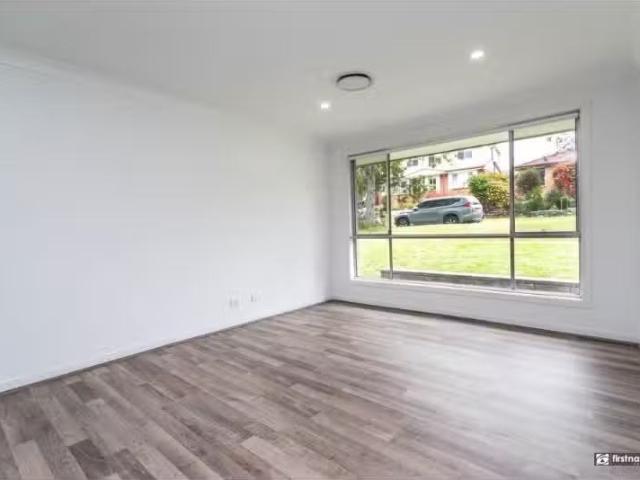 Nice 14 Miranda Street, South Penrith House for rent Listed b.