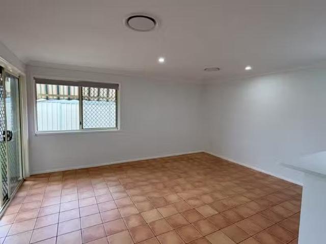 Nice 14 Avondale Drive, BANORA POINT House for rent Listed by.