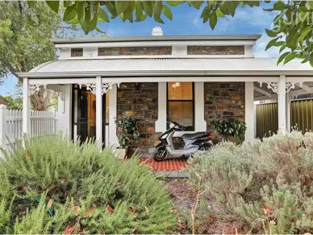 Unique 14 Boffa Street, Goodwood House for rent Listed by Nin.