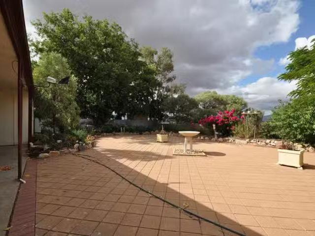 Cozy 14 Colac Avenue, Port Augusta, SA 5700