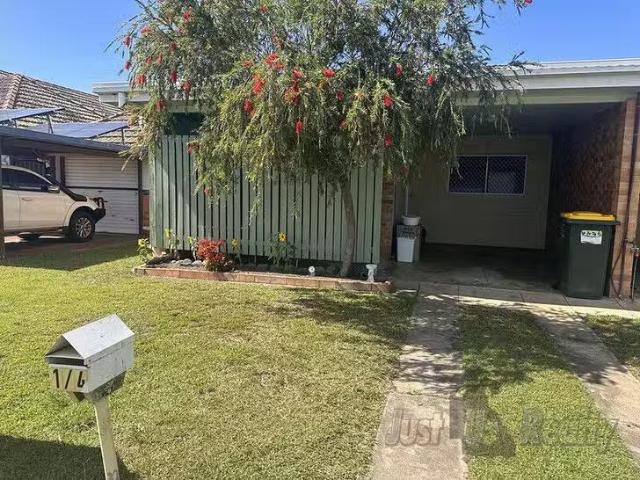 Cozy 1/4 Dexter Street, Svensson Heights, QLD 4670