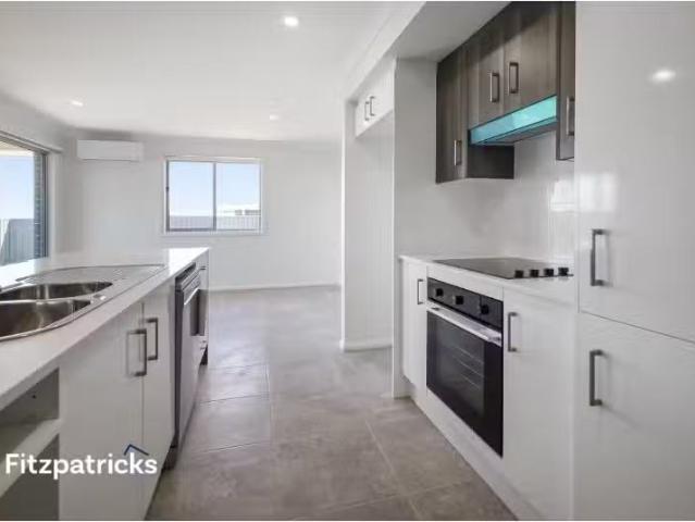 Cheap 1/4 Lacebark Drive, Forest Hill Apartment for rent List.