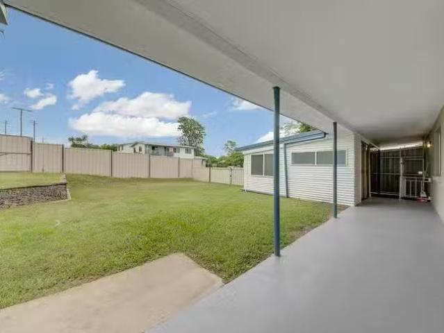 Charming 14 Lorikeet Avenue, New Auckland, QLD 4680