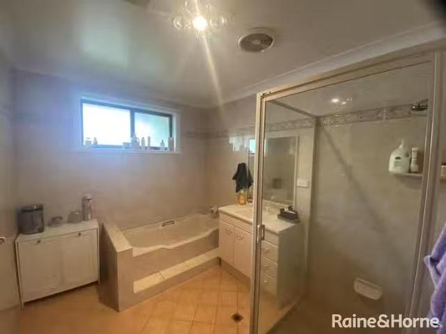 Nice 14 Panpande Crescent, Orange, NSW 2800