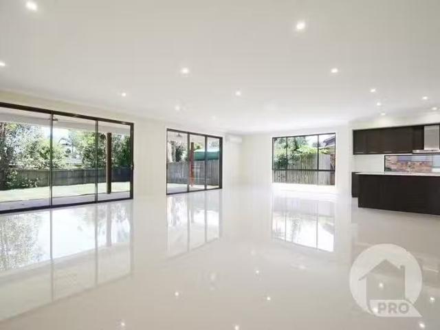 Rental! 14 Pinecone Street, Sunnybank, QLD 4109