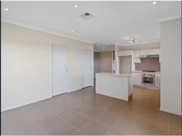 Deal! 1/4 Stan Johnson Drive, Hamlyn Terrace House for rent L.