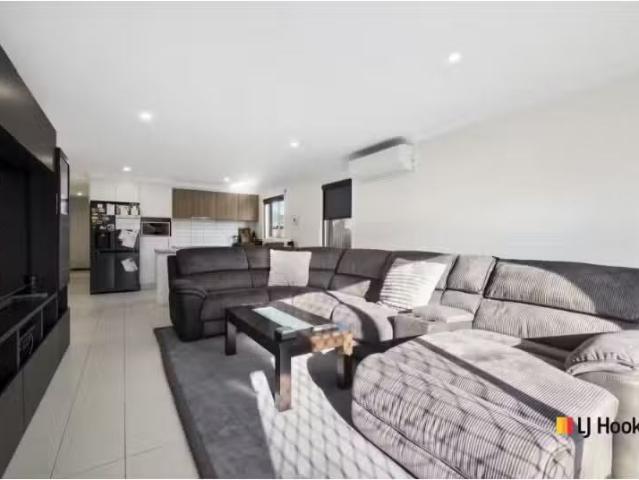 Cheap 14 Vahland Street, TAYLOR House for rent Listed by Bell.