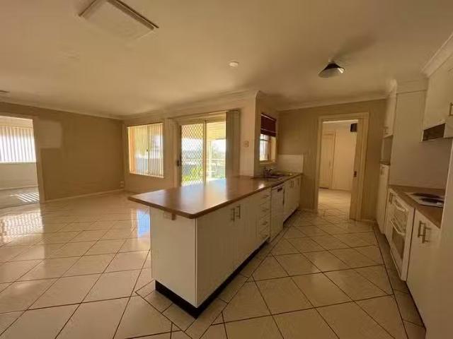Cheap 14 Vaucluse Place, Parkes, NSW 2870