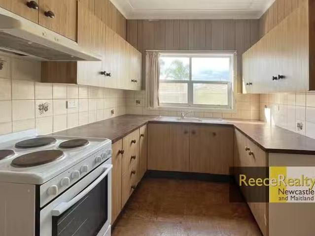 Deal! 14 Waller Street, Shortland, NSW 2307