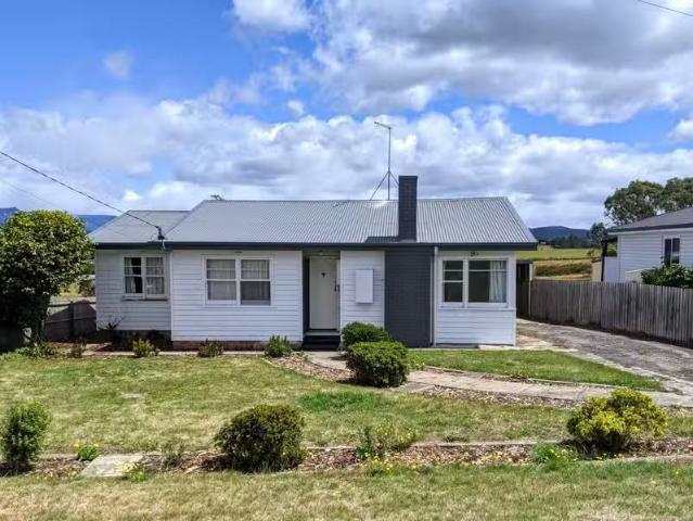 New 150 Emu Bay Road, DELORAINE, TAS 7304 House for Rent