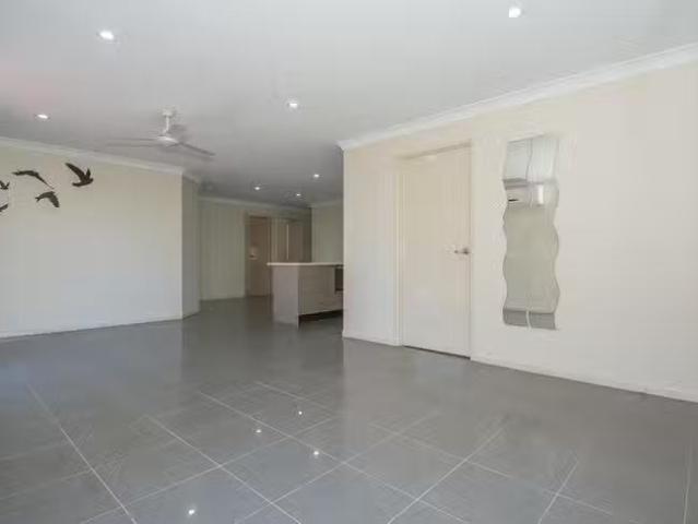 Deal! 1/50 Kendalls Road, Avoca, QLD 4670