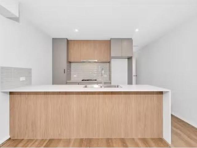 Cheap 15/173 Sutherland Crescent, Taylor Townhouse for rent L.