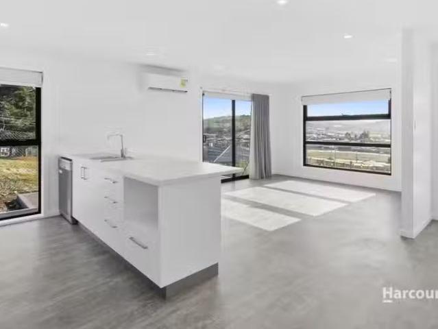 Charming 1/51 Skillion Road, HOWRAH, TAS 7018 Unit for Rent