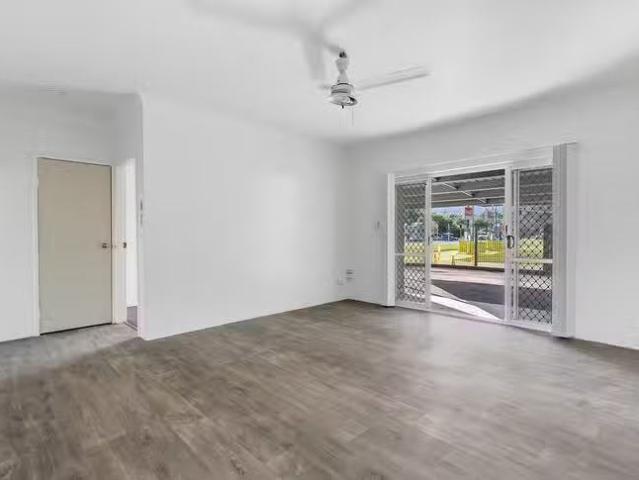 Just in! 1/52 Pease Street, Manoora, QLD 4870