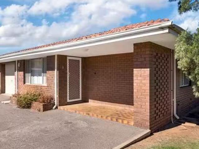 Cozy 1/598 Chapman Road, Glenfield, WA 6532